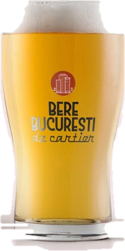 Un pahar de Bere București de cartier, auriu și cu spumă